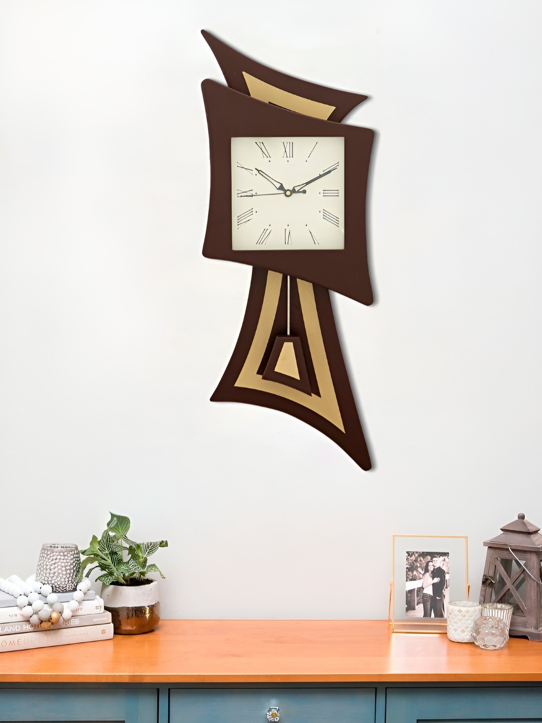 

Craft Smith Brown Abstract Shaped Contemporary Wall Clock