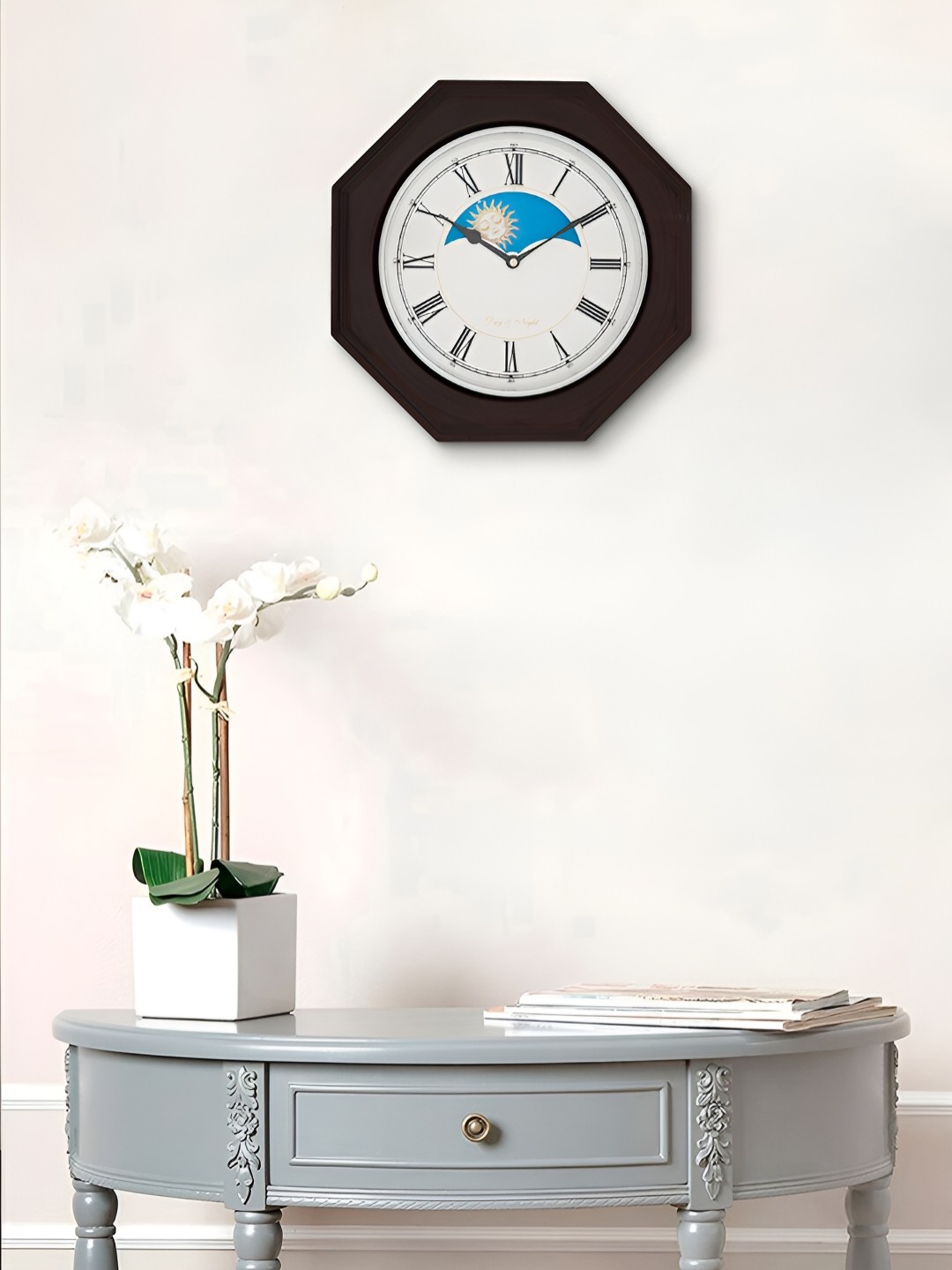 

Craft Smith Brown Geometric Shaped Wooden Traditional Wall Clock