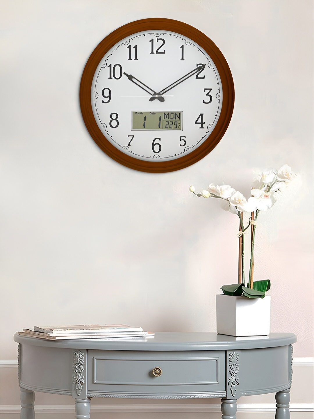 

Craft Smith Brown Round Wooden Traditional Wall Clock