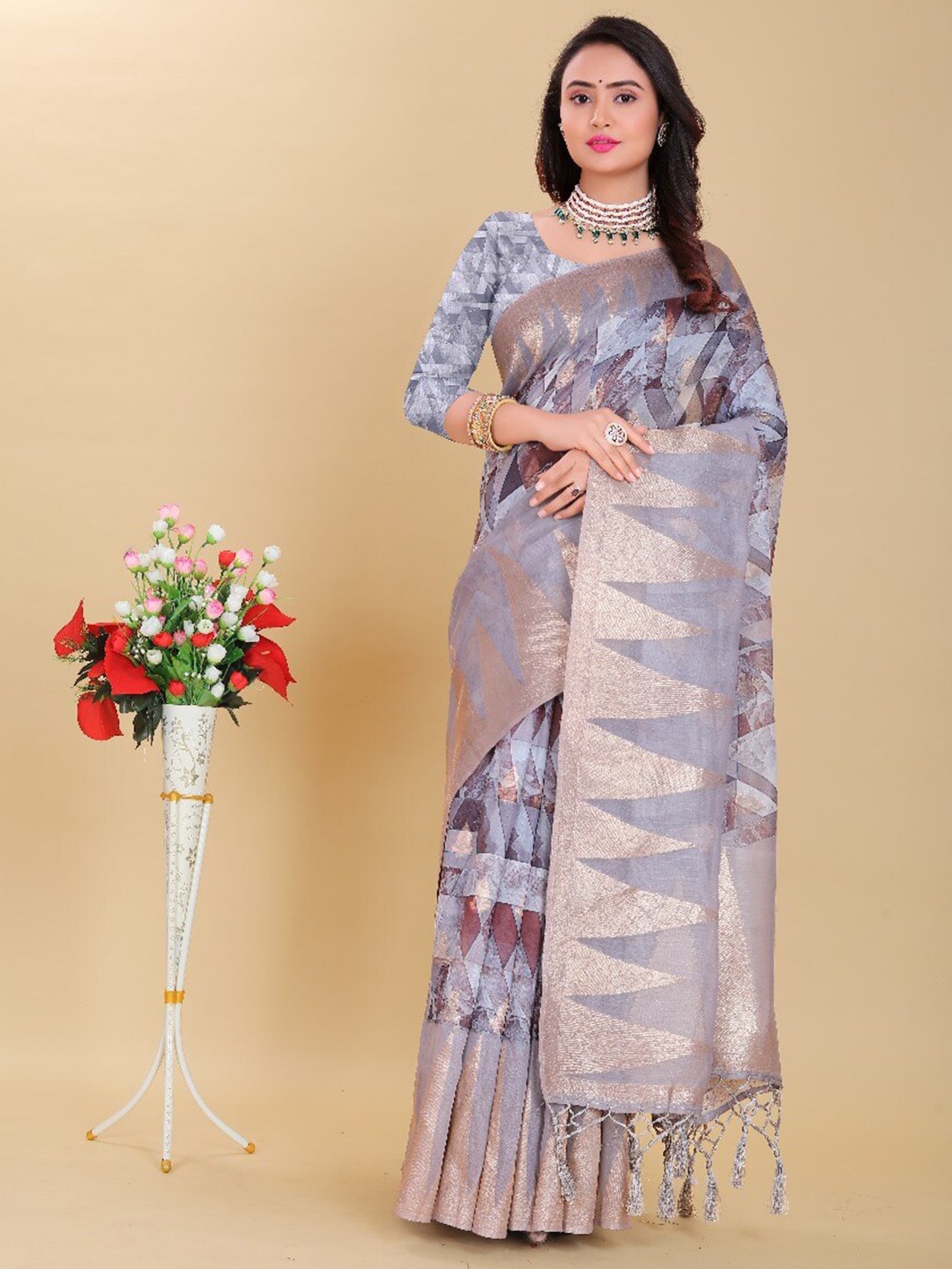 

Abhilasha Geometric Woven Design Zari Pure Cotton Chanderi Saree, Grey