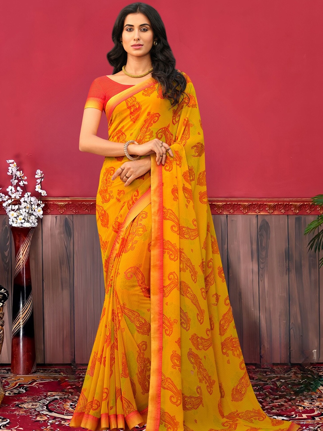 

MAGMINA Floral Printed Saree, Yellow