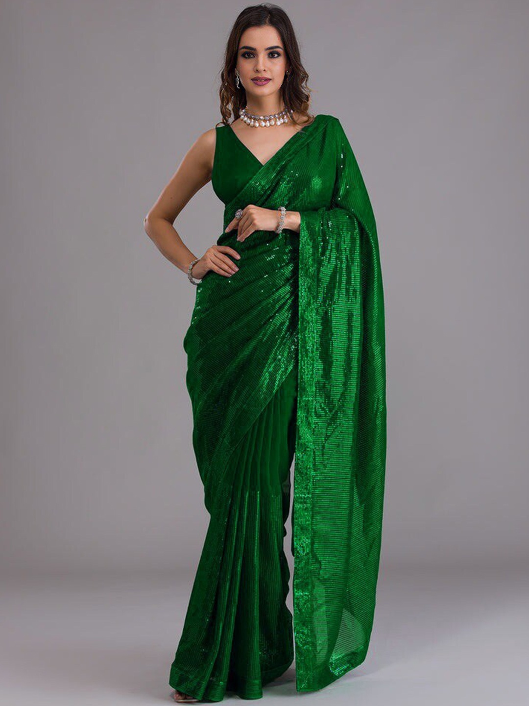 

ANJANI TEXTILE Embellished Sequinned Saree, Green