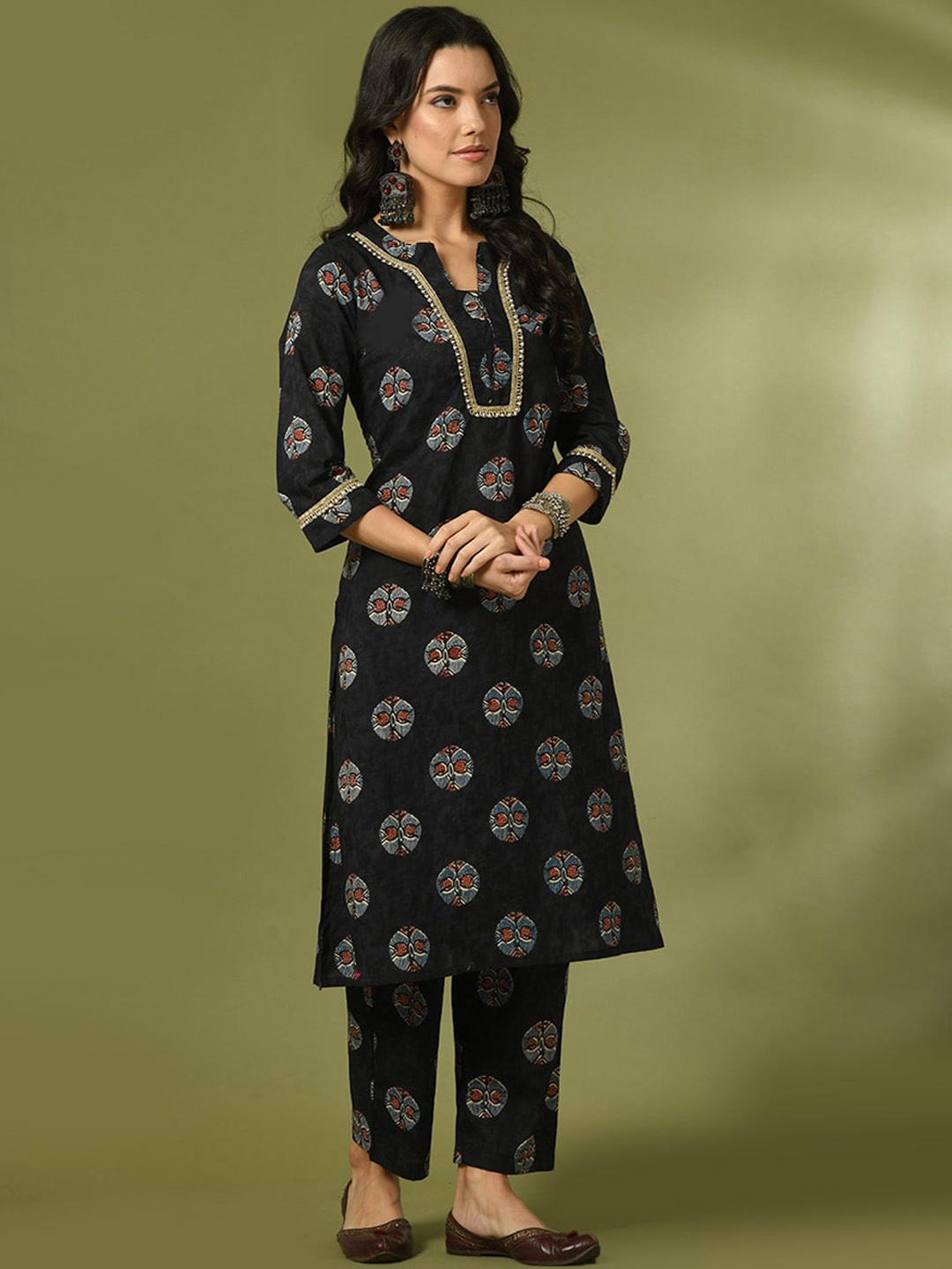 

Sangria Ethnic Motifs Printed Pure Cotton Straight Kurta & Trousers, Black