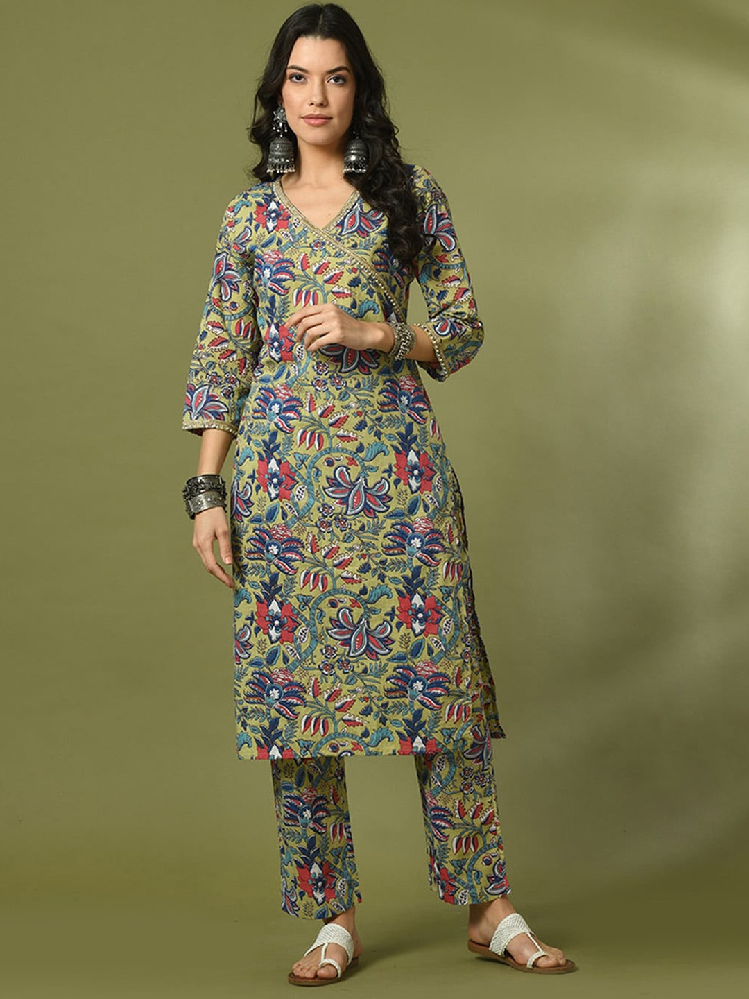 

Sangria Printed Pure Cotton Straight Kurta & Trousers Sets, Green