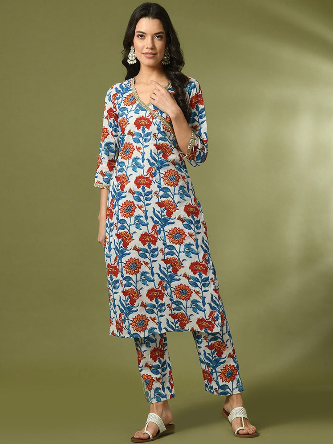 

Sangria Floral Printed Pure Cotton Straight Kurta & Trousers, White