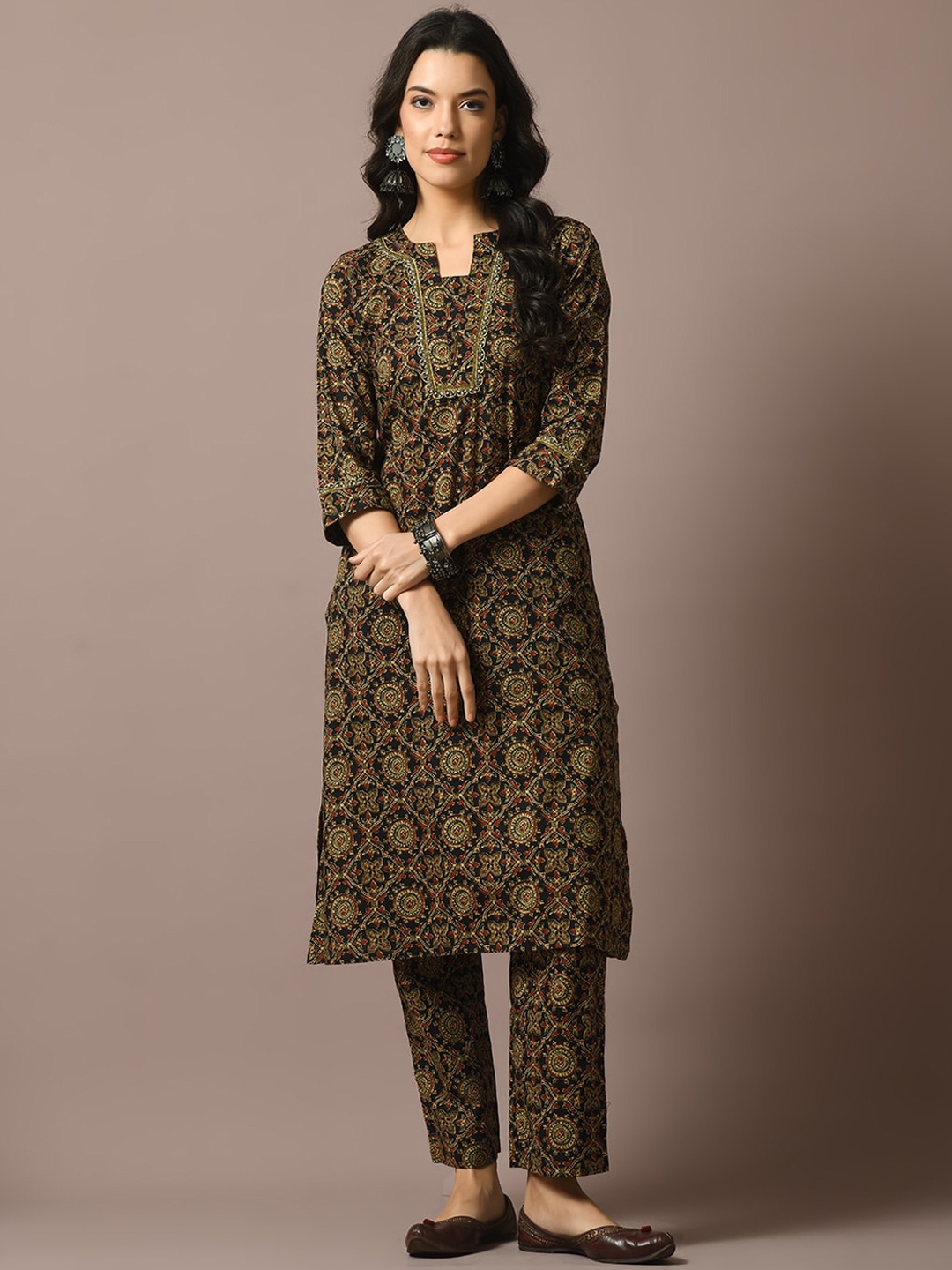 

Sangria Ethnic Motifs Printed Pure Cotton Straight Kurta & Trousers, Black