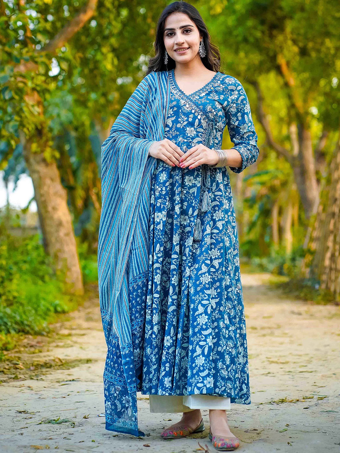 

Mizaz Women Floral Printed Pure Cotton Anarkali Kurta With Trousers & Dupatta, Teal