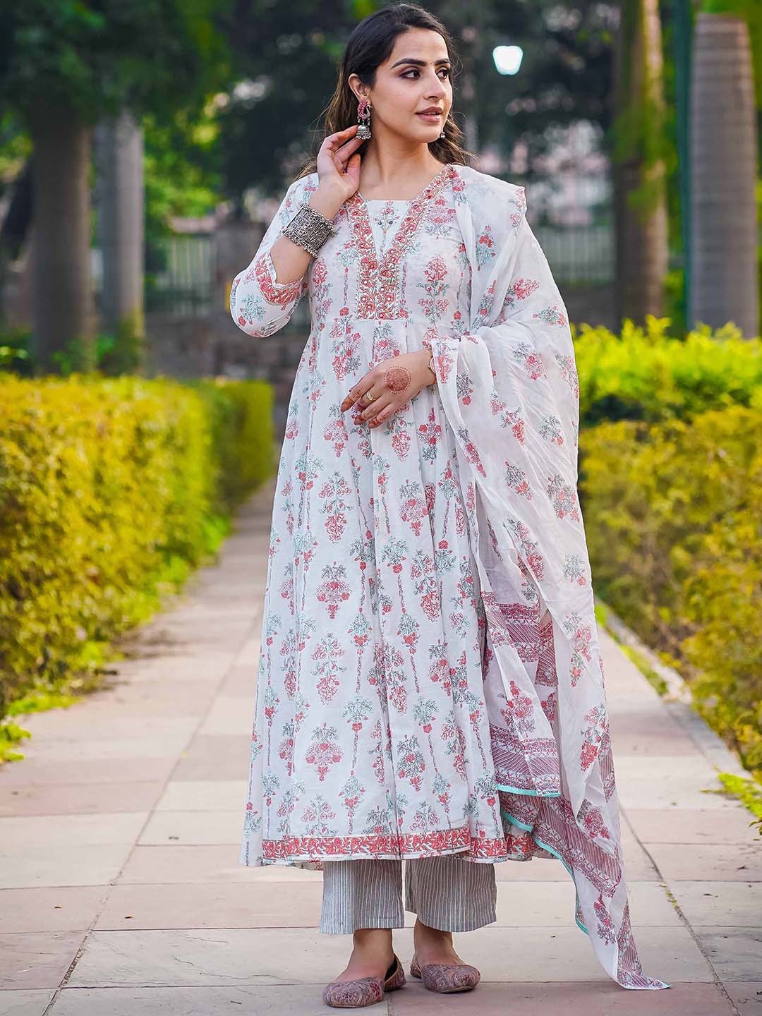 

Mizaz Floral Printed Pure Cotton Anarkali Kurta With Trousers & Dupatta, White