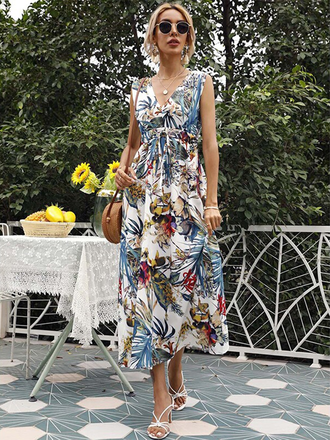 

StyleCast x Revolte Printed V-Neck Maxi Dress, White