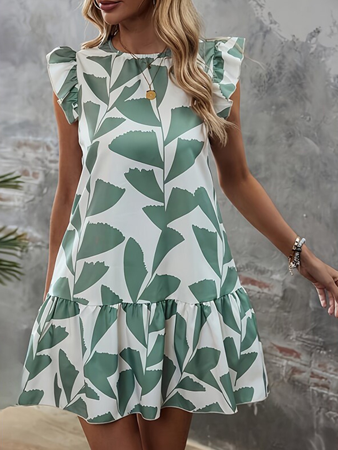 

StyleCast x Revolte Tropical Print Flutter Sleeves Layered A-Line Dress, Green