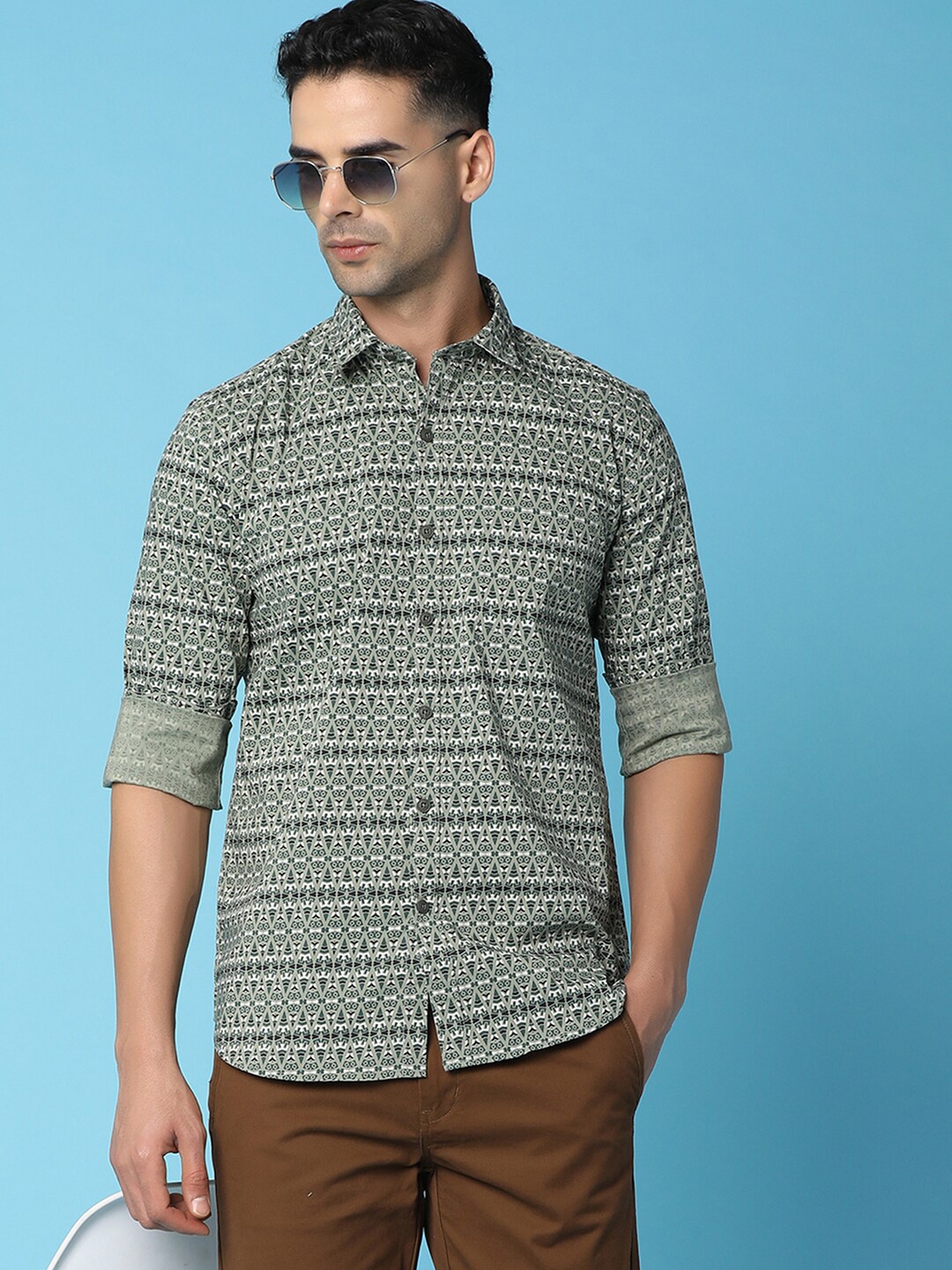 

V-Mart Spread Collar Opaque Printed Regular Fit Cotton Casual Shirt, Green