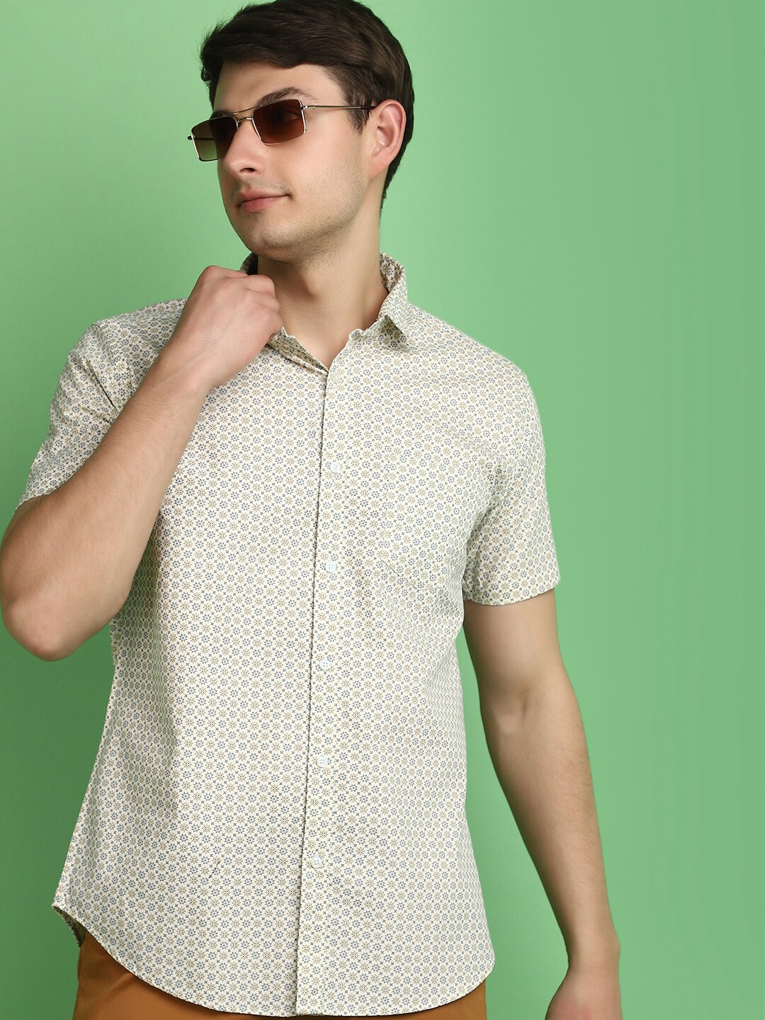 

V-Mart Micro Ditsy Printed Opaque Cotton Casual Shirt, Yellow