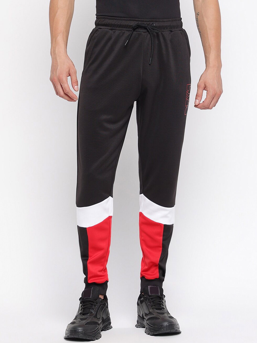 

DRYP EVOLUT Men Colourblocked Mid Rise Rapid Dry Joggers, Black