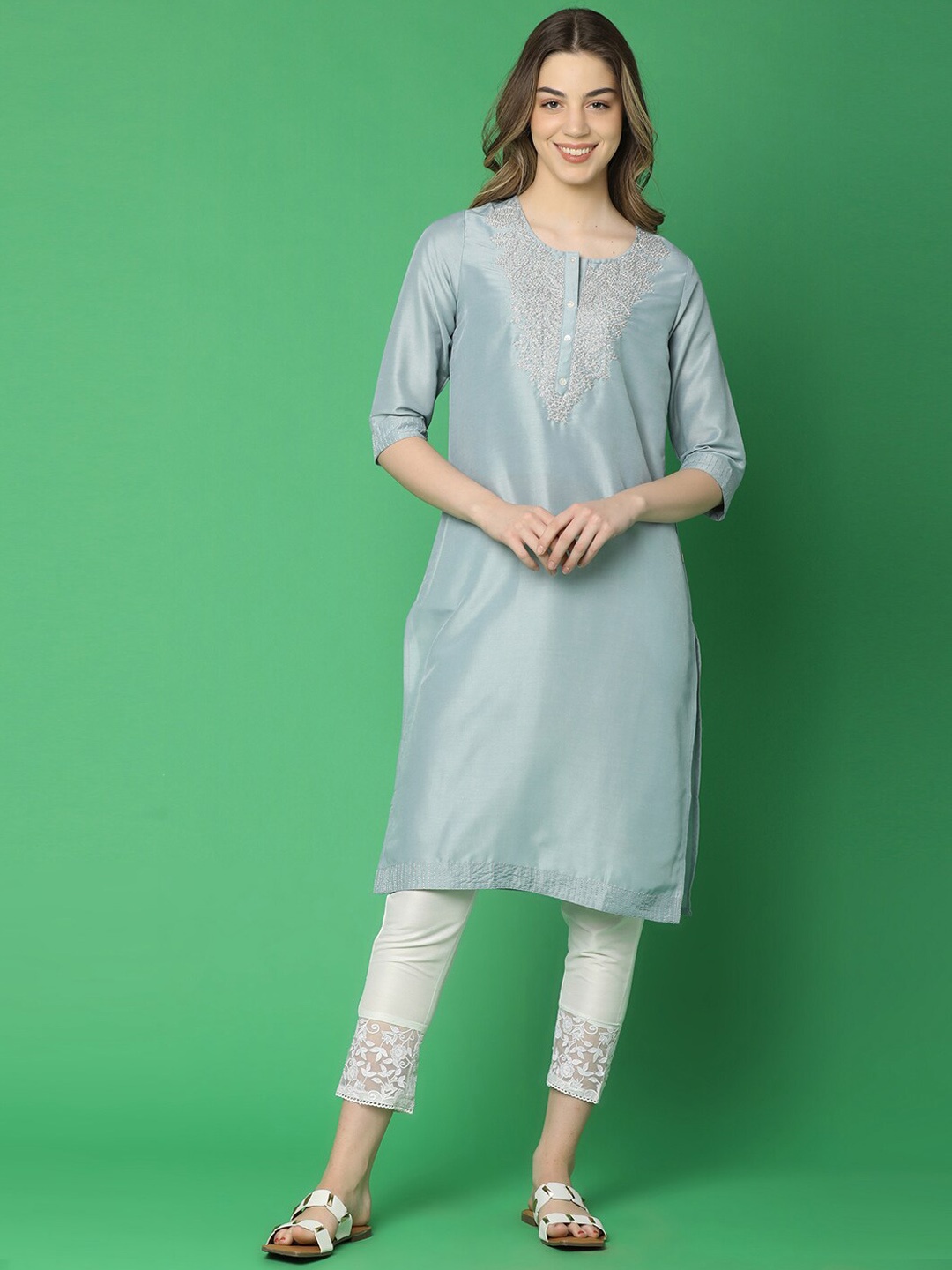 

V-Mart Yoke Design Thread Work Round Neck Straight Kurta, Blue