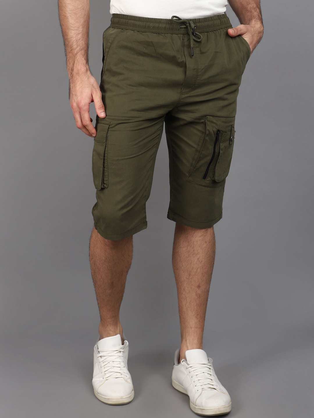 

V-Mart Men Cargo Shorts, Green