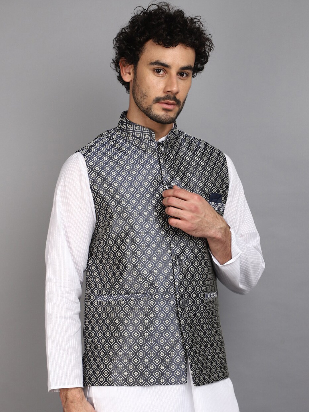 

V-Mart Floral Printed Mandarin Collar Sleeveless Nehru Jacket, Blue