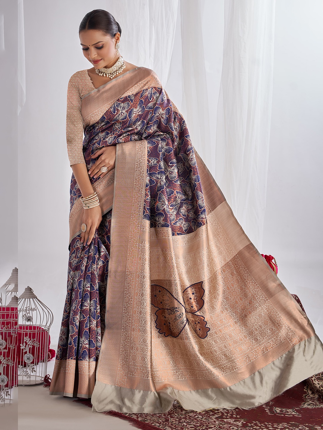 

KALINI Floral Woven Design Zari Kanjeevaram Saree, Navy blue