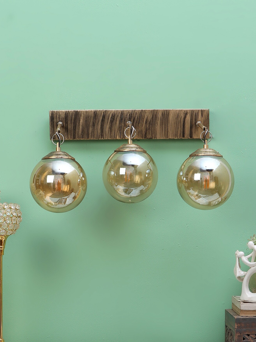 

decorativeray Gold Toned Spherical Shaped Metal Contemporary Wall Lamp