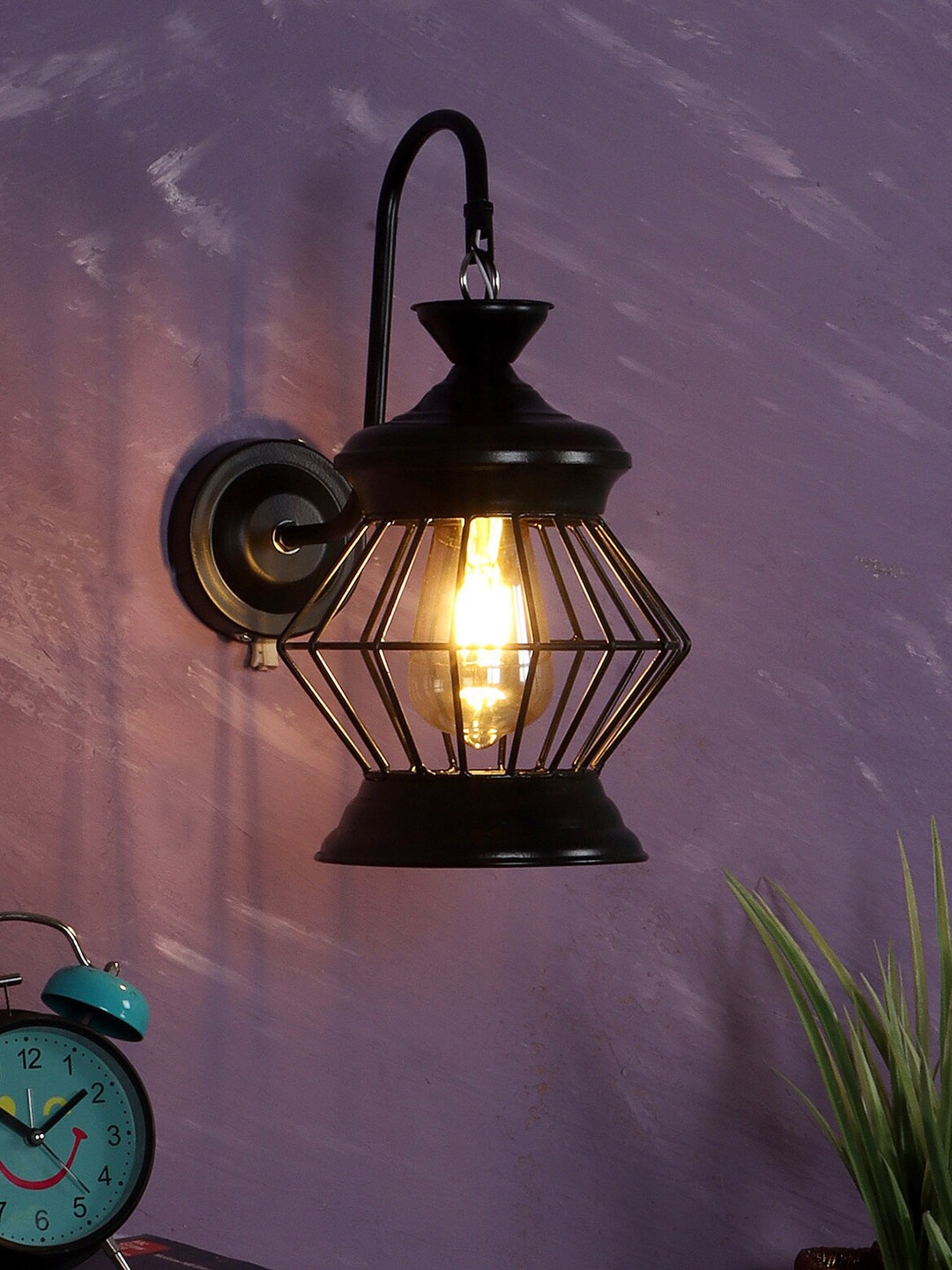 

decorativeray Black Abstract Shaped Wall Lamp