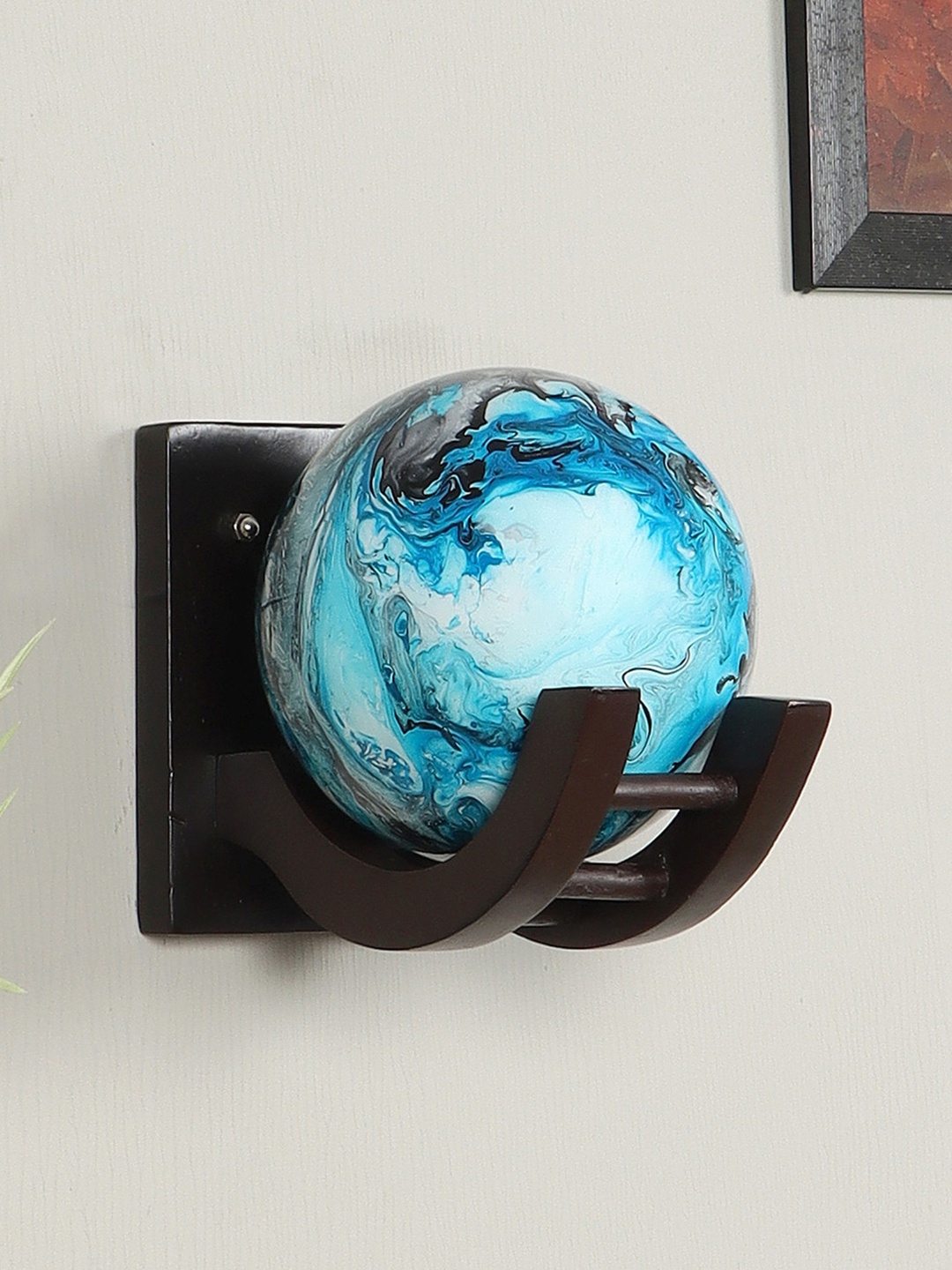 

decorativeray Brown & White Spherical Shaped Glass Wall Lamp