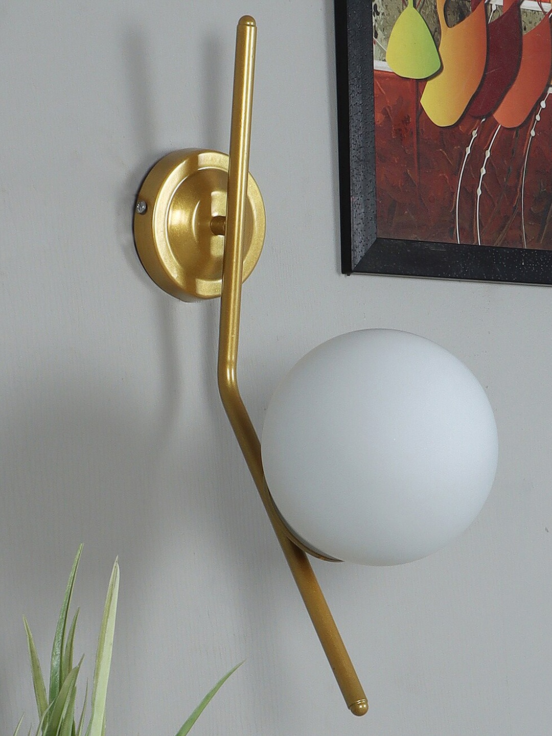 

decorativeray White & Gold Toned Metal Wall Lamp