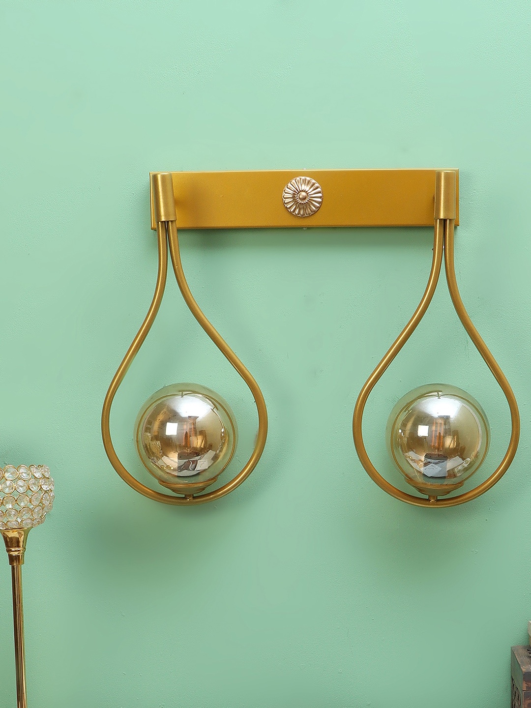 

decorativeray Gold Toned Spherical Metal Wall Lamp