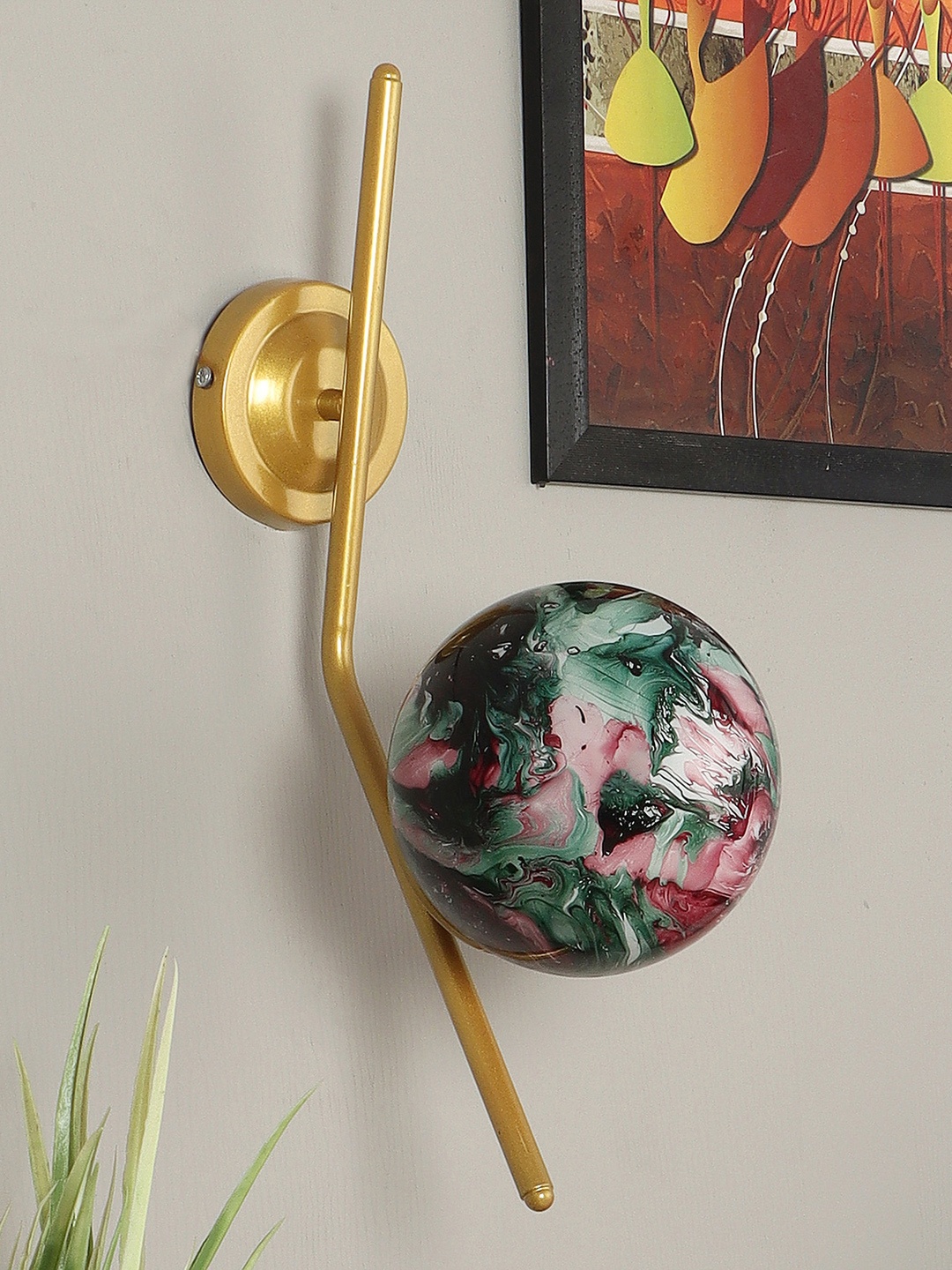 

decorativeray Gold-Toned & Green Abstract Shaped Metal Wall Lamp