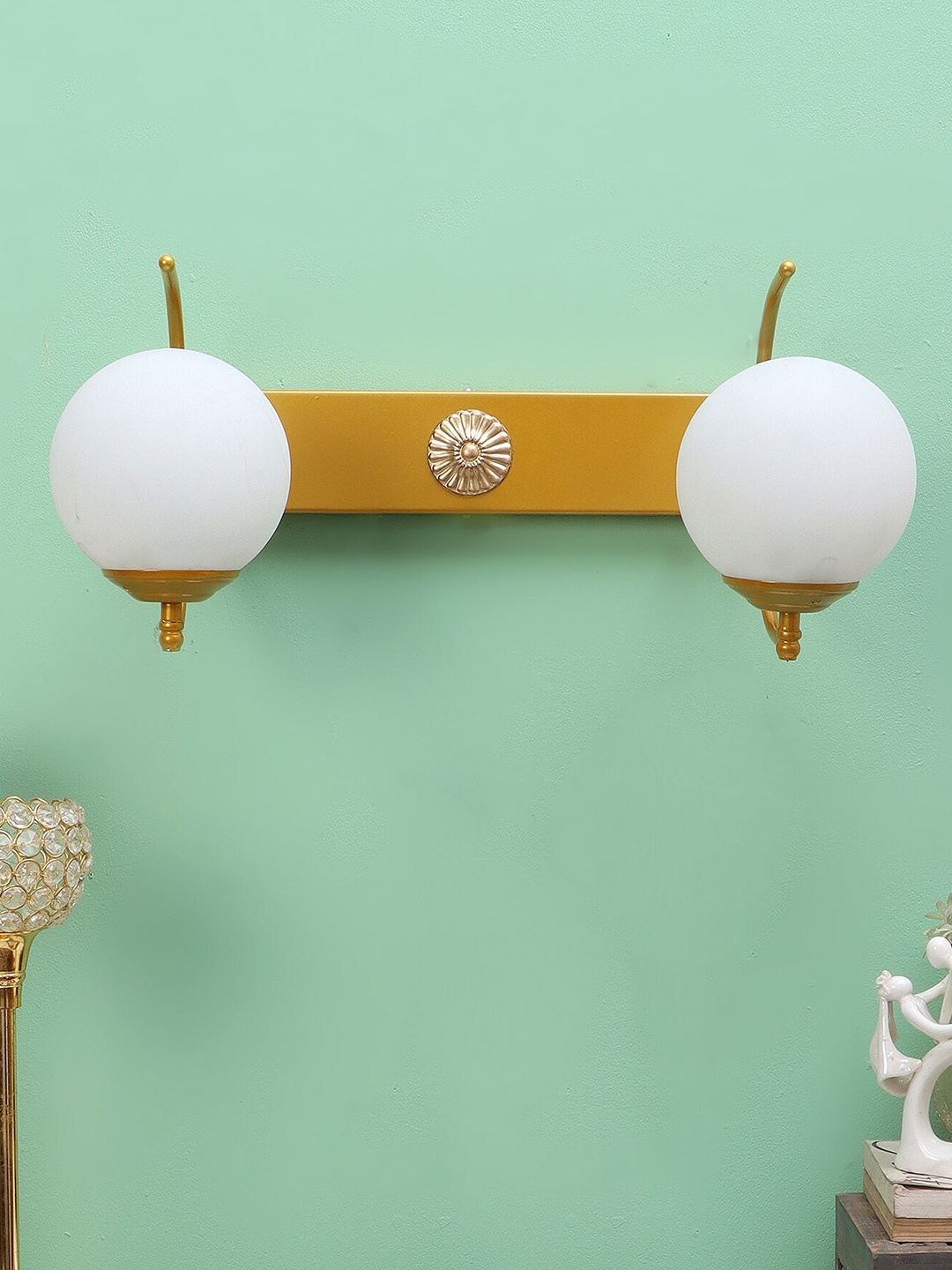 

decorativeray Gold Toned Metal Wall Lamps