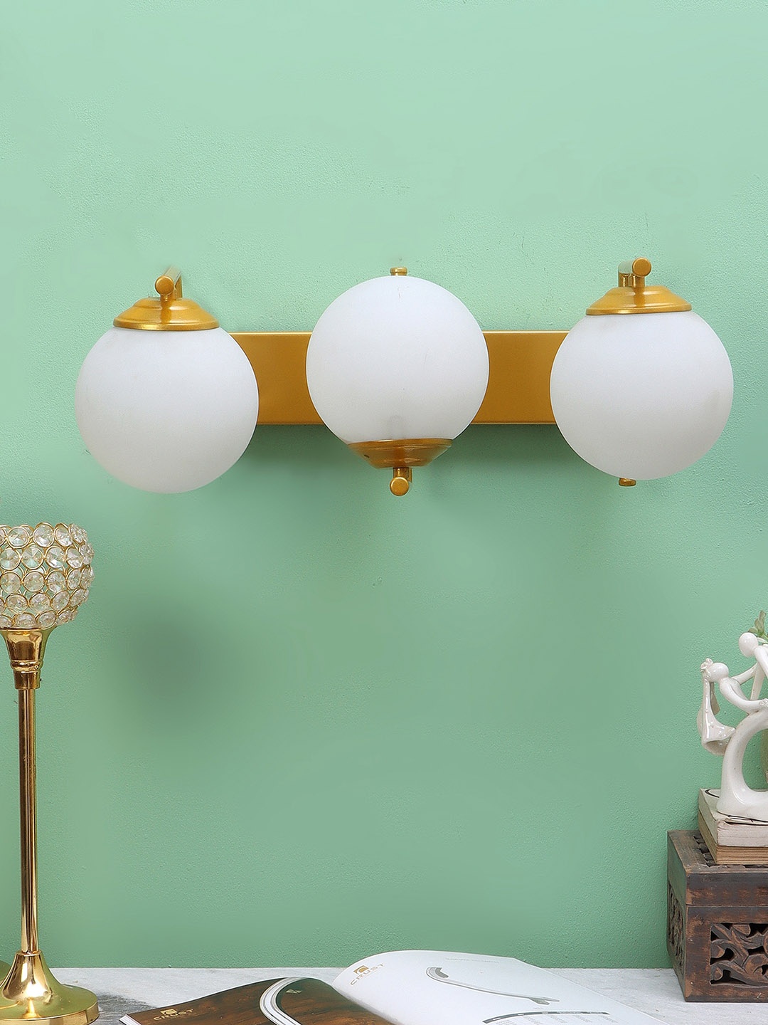 

decorativeray Gold Toned Metal Wall Lamps