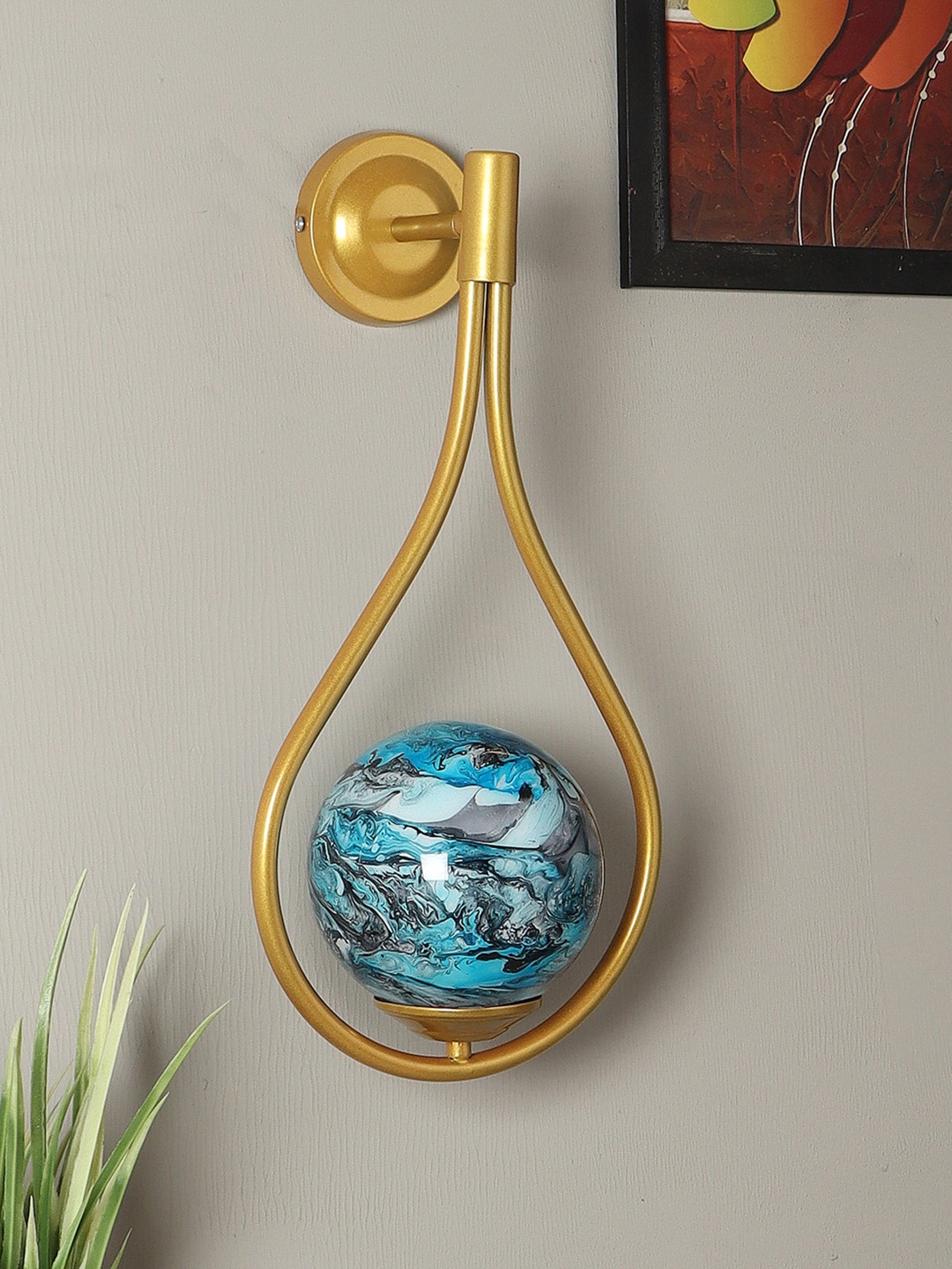 

decorativeray Gold Toned Metal Wall Lamps