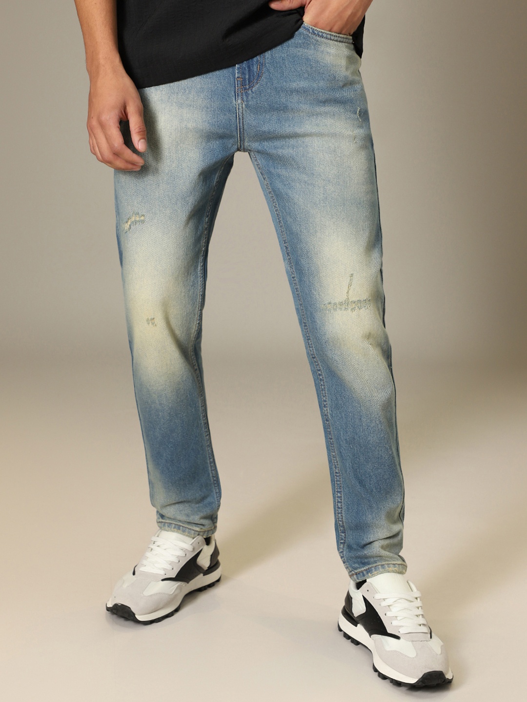 

Banana Club Men Slim Fit Cotton Low Distress Heavy Fade Jeans, Blue
