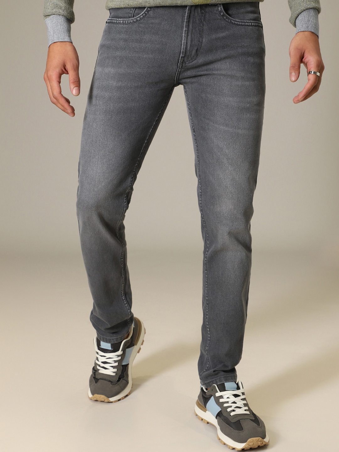 

Banana Club Men Jean Slim Fit Mid-Rise Light Fade Cotton Jeans, Grey