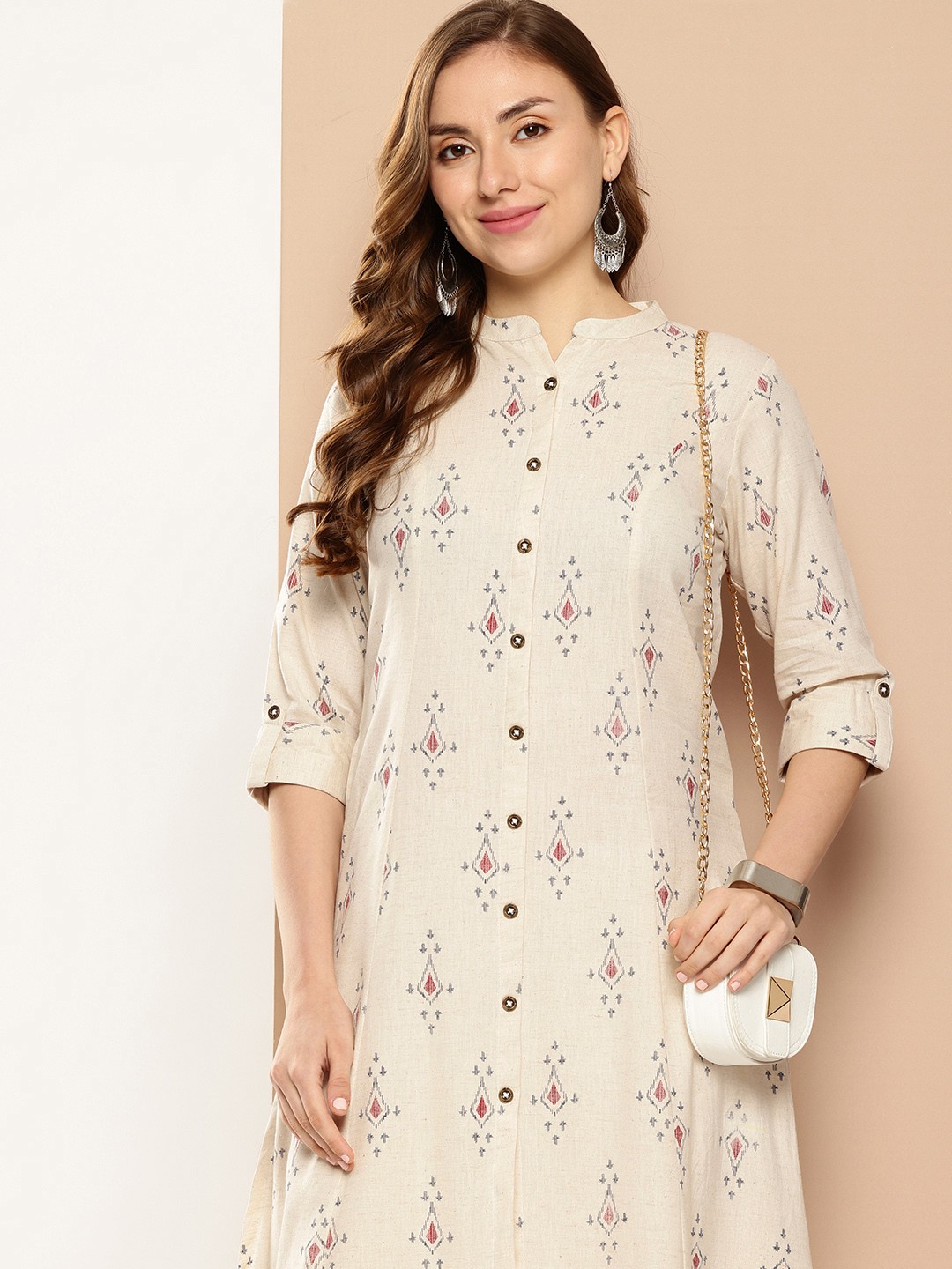 

AMUKTI Geometric Printed Band Collar Roll-Up Sleeves Kurta, Beige