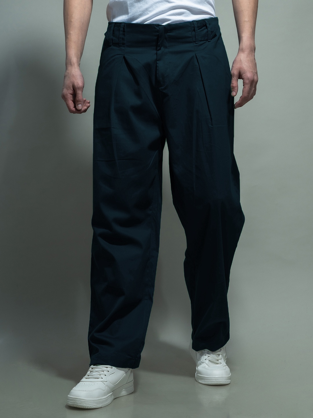 

UNRL Men Pure Cotton Loose Fit High-Rise Regular Trousers, Teal