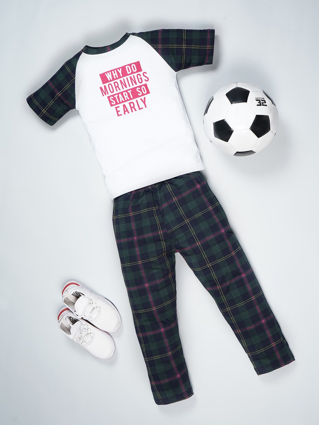 

RAINE AND JAINE Boys Typography Printed Pure Cotton Night suit, White
