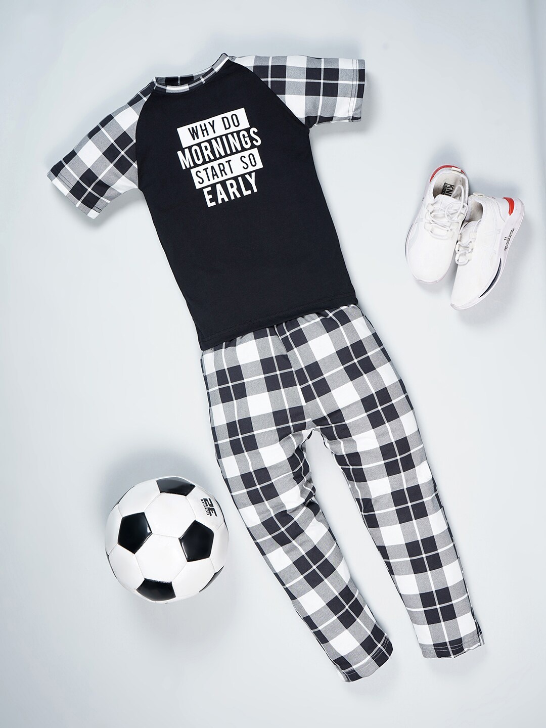 

RAINE AND JAINE Boys Typography Printed Pure Cotton Night Suit, White