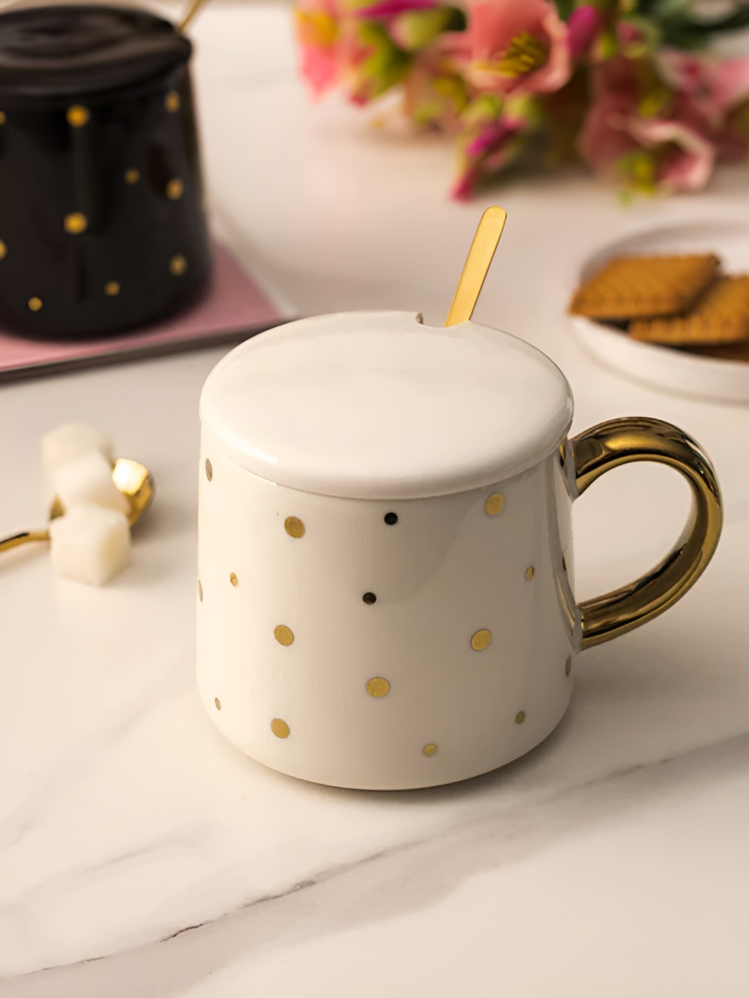 

THEDECORKART Cream-Coloured Printed Microwave Safe Cup With Lid & Spoon