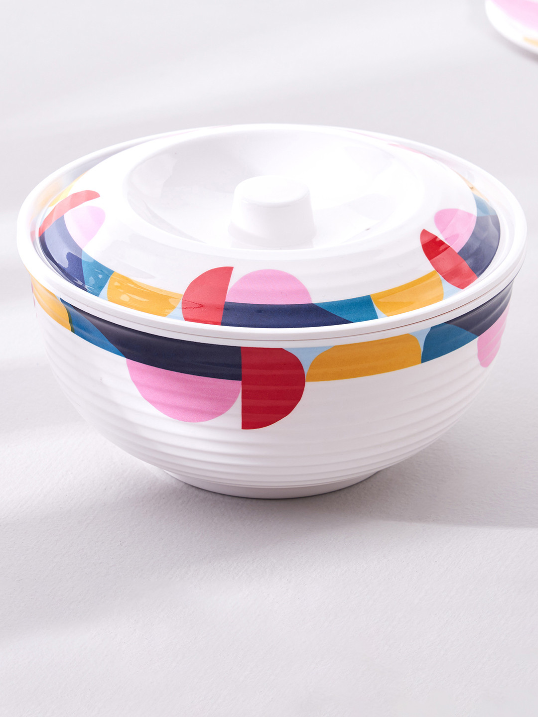

Home Centre Meadows Theme White & Pink Printed Easy to Clean Serving Bowl With Lid - 1.5 L