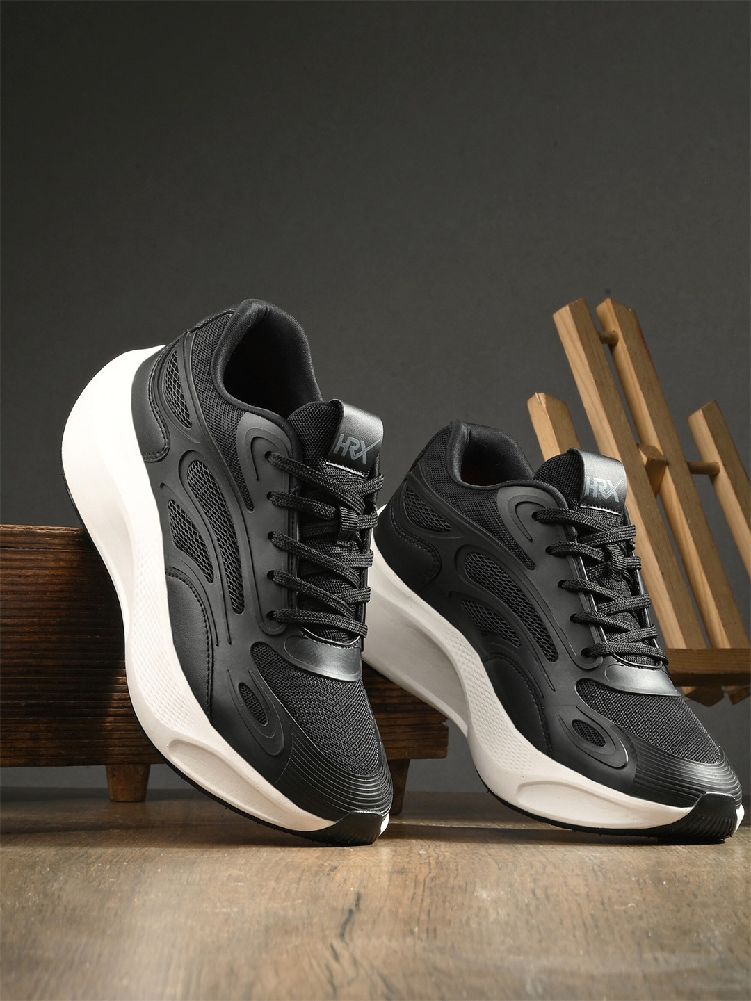 

HRX by Hrithik Roshan Men Black Textured Lace-Up Running Shoes