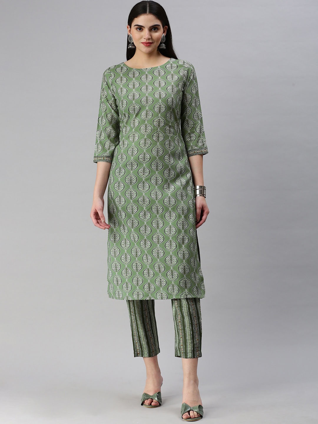 

KALINI Ethnic Motifs Printed Straight Kurta with Trousers, Olive