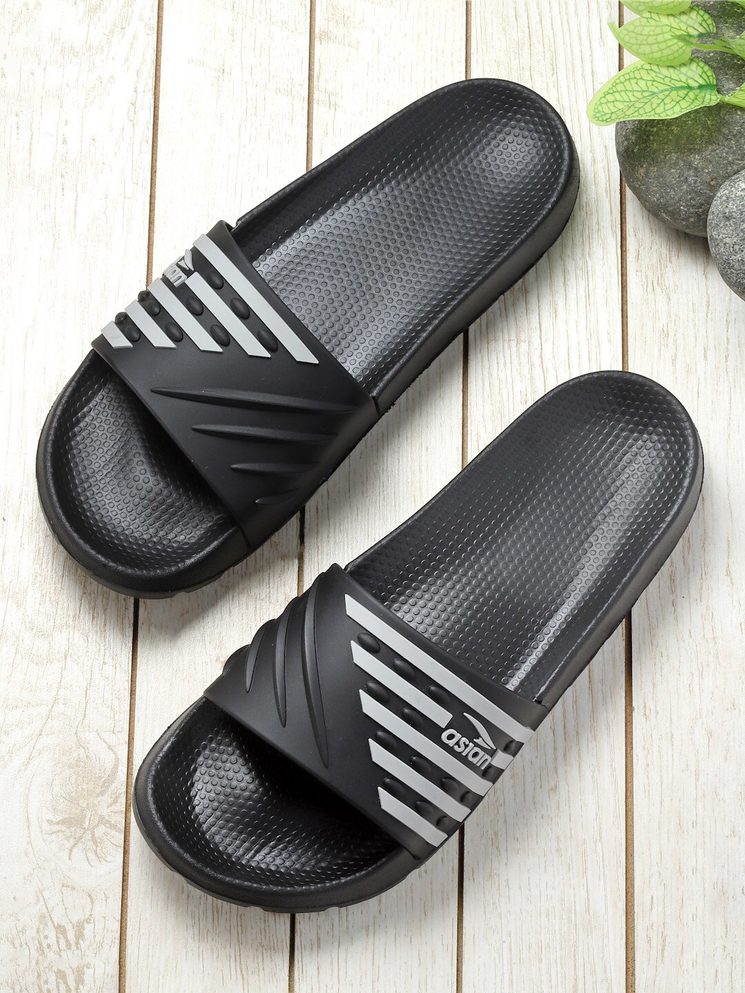 

ASIAN Men Striped Sliders, Black