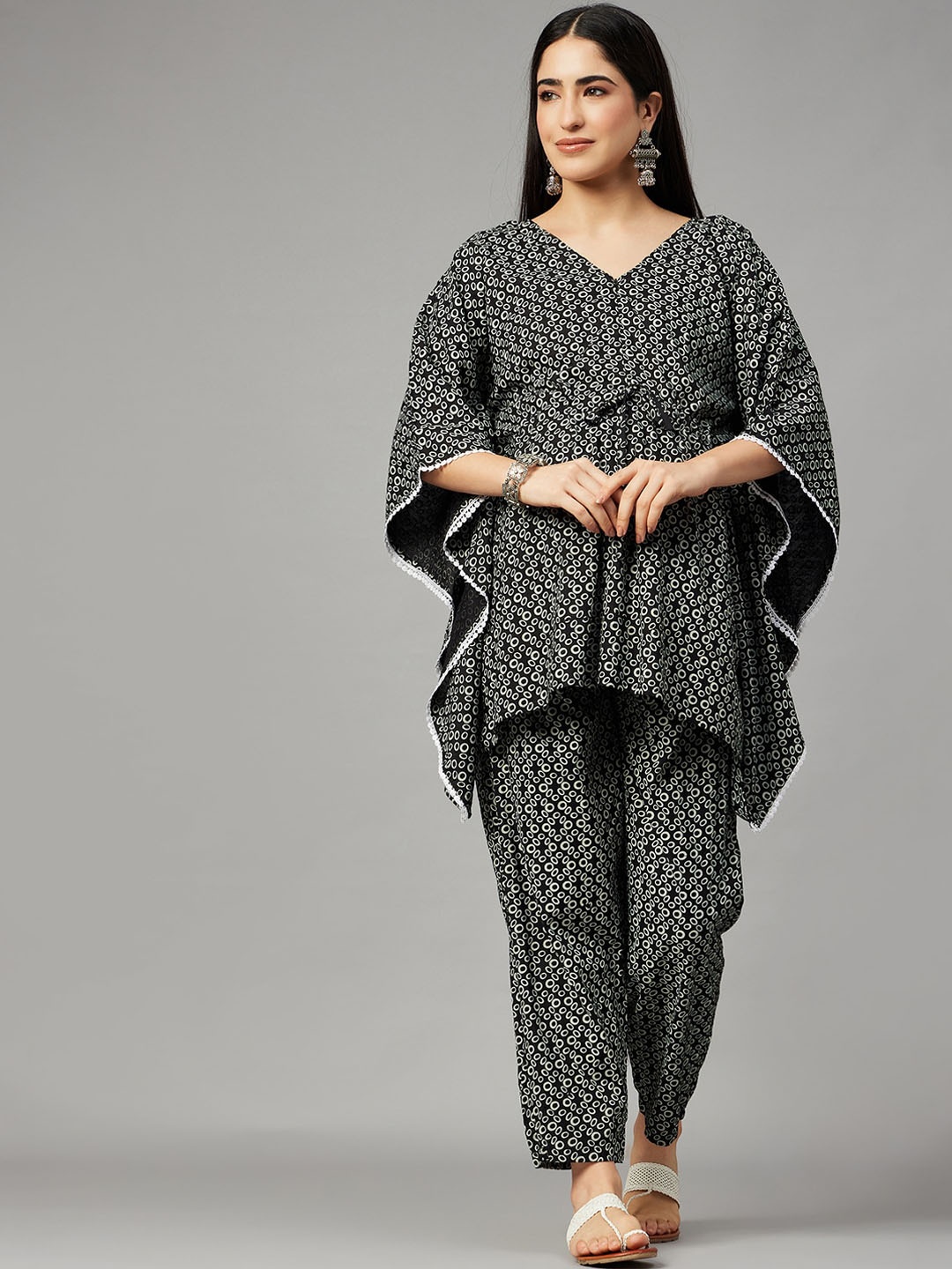 

Aaheli Geometric Printed Maternity Kaftan Top & Mid-Rise Trouser Co-Ords, Black