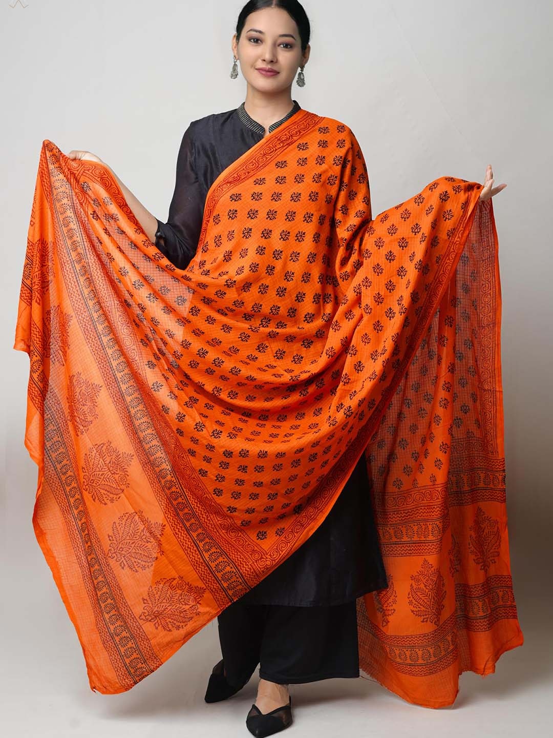

Unnati Silks Ethnic Motifs Printed Dupatta, Orange