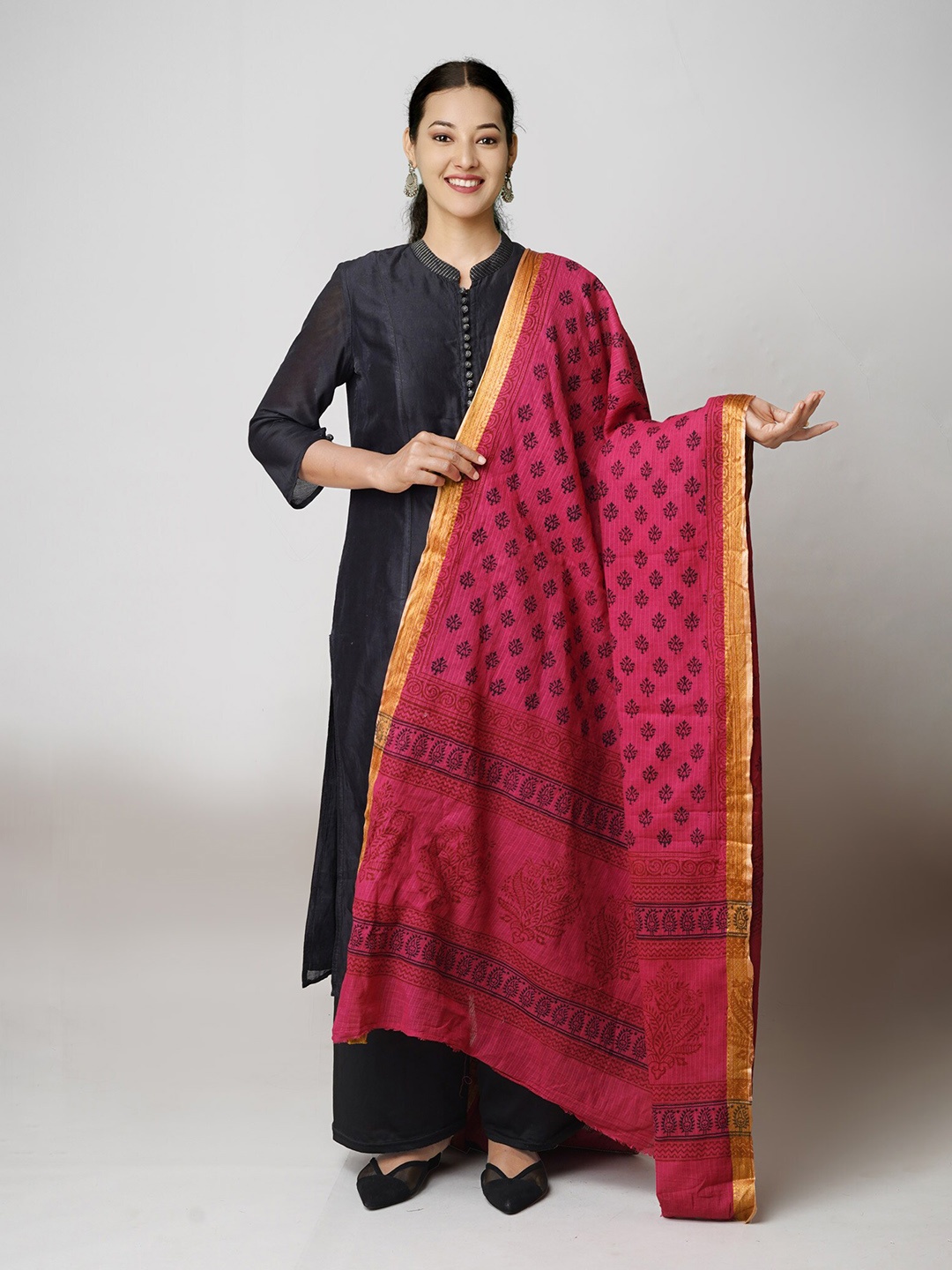 

Unnati Silks Ethnic Motifs Printed Cotton Dupatta, Pink
