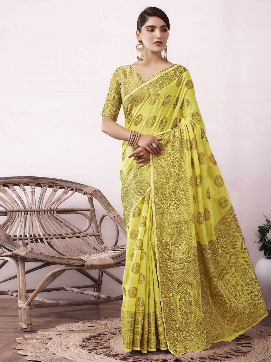 

Mitera Ethnic Motifs Woven Design Zari Silk Cotton Banarasi Saree, Yellow