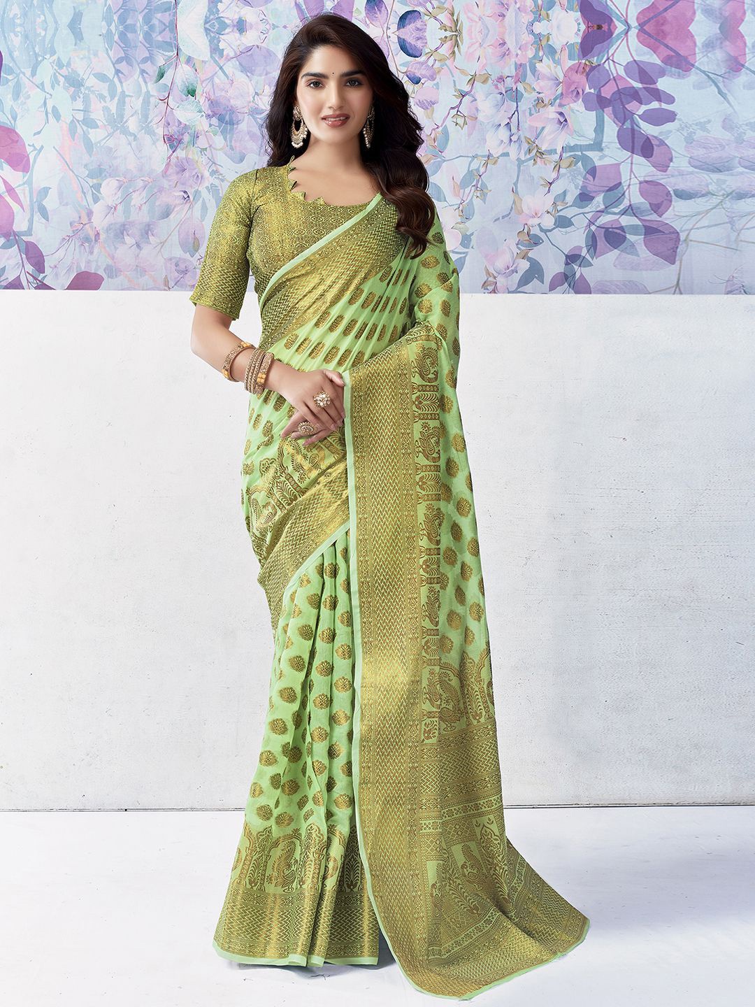 

Mitera Ethnic Motifs Woven Design Zari Silk Cotton Banarasi Saree, Green