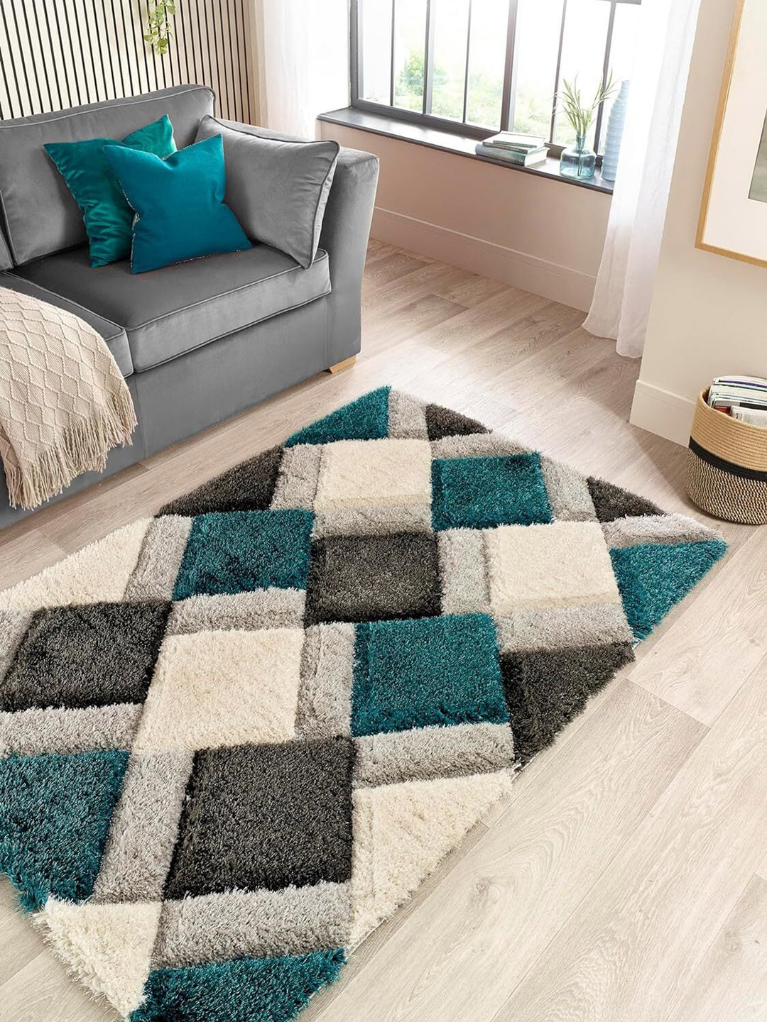 

SR Handloom Teal & White Geometric Shaggy Carpet