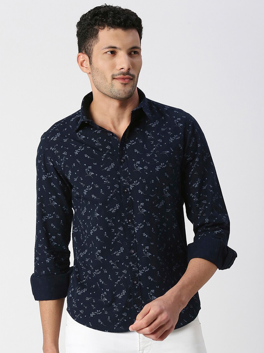 

SNX Men Tailored Fit Floral Printed Spread Collar Cotton Casual Shirt, Navy blue