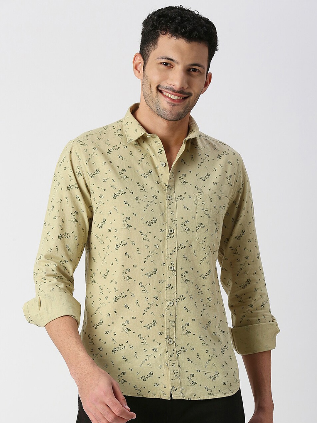 

SNX Men Tailored Fit Floral Printed Spread Collar Cotton Casual Shirt, Khaki