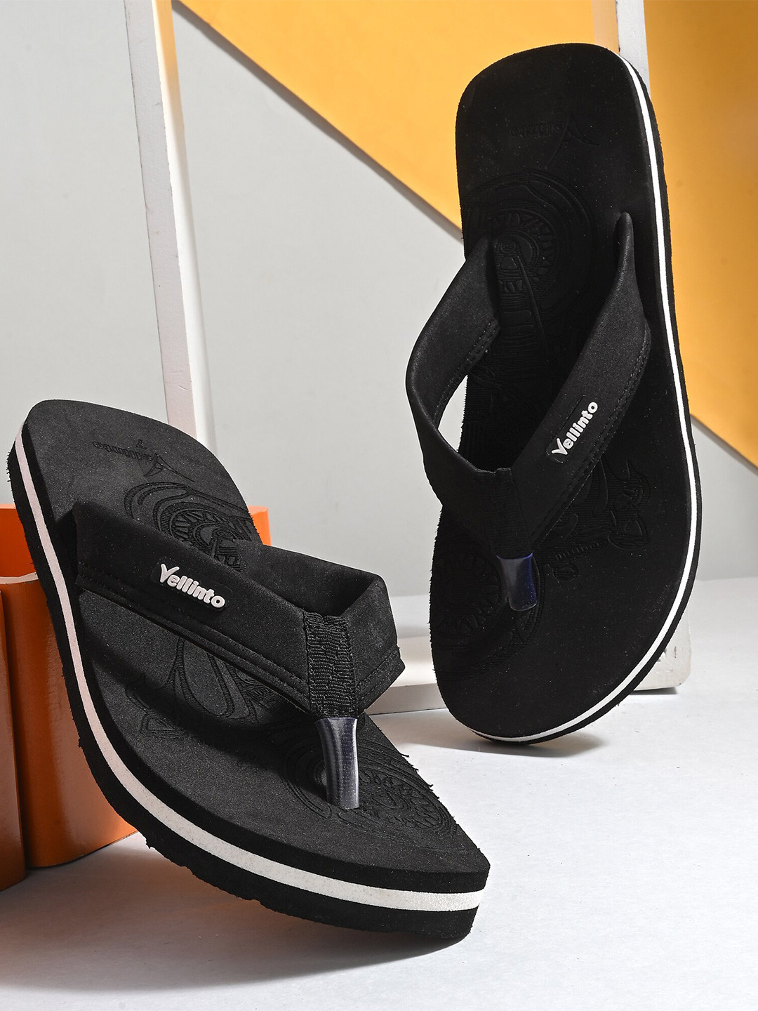 

Vellinto Men Thong Flip-Flops, Black